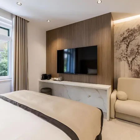 Bella Gente Luxury Center *