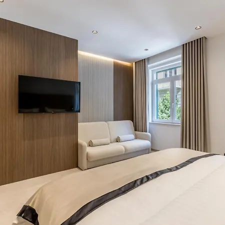 Bella Gente Luxury Center *