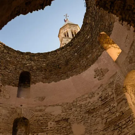 Bella Gente Luxury Center アパート スプリト